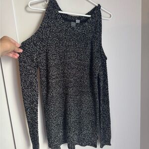 Quinn Off-the-Shoulder Black and White knit Sweater